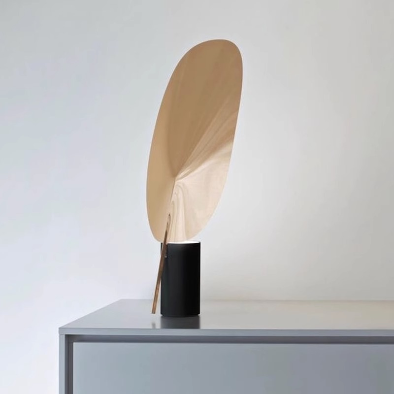Wholesale Nordic Vintage LED Black Metal Desk Lamp Decorative Bedside Leaf Shape Luxury Modern Creative LED Home Table Lamp (ZY-TW044)