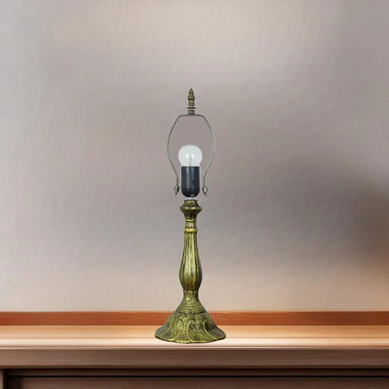 Retro Stained Glass Table Lamp Handcrafted Colored Glass Desk Lamp with Ornate Metal Base Vintage Decorative Bedside Light