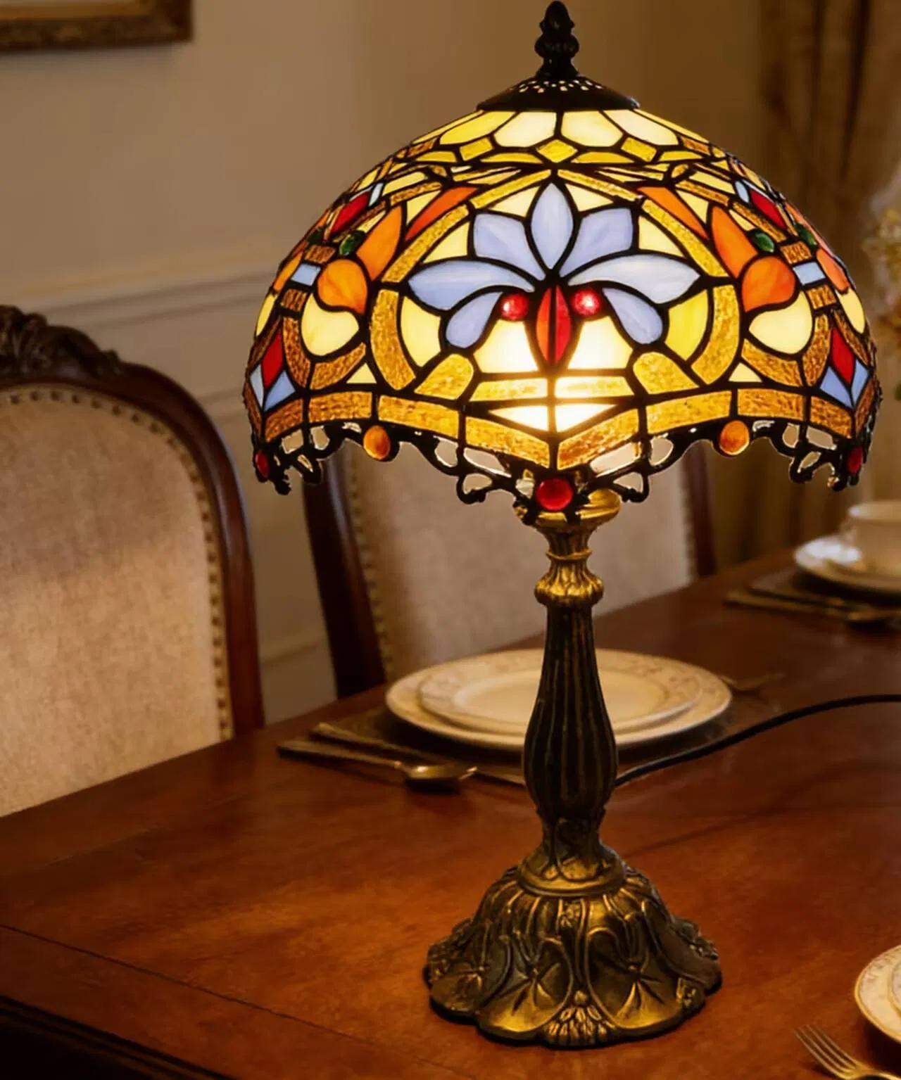 Retro Stained Glass Table Lamp Handcrafted Colored Glass Desk Lamp with Ornate Metal Base Vintage Decorative Bedside Light