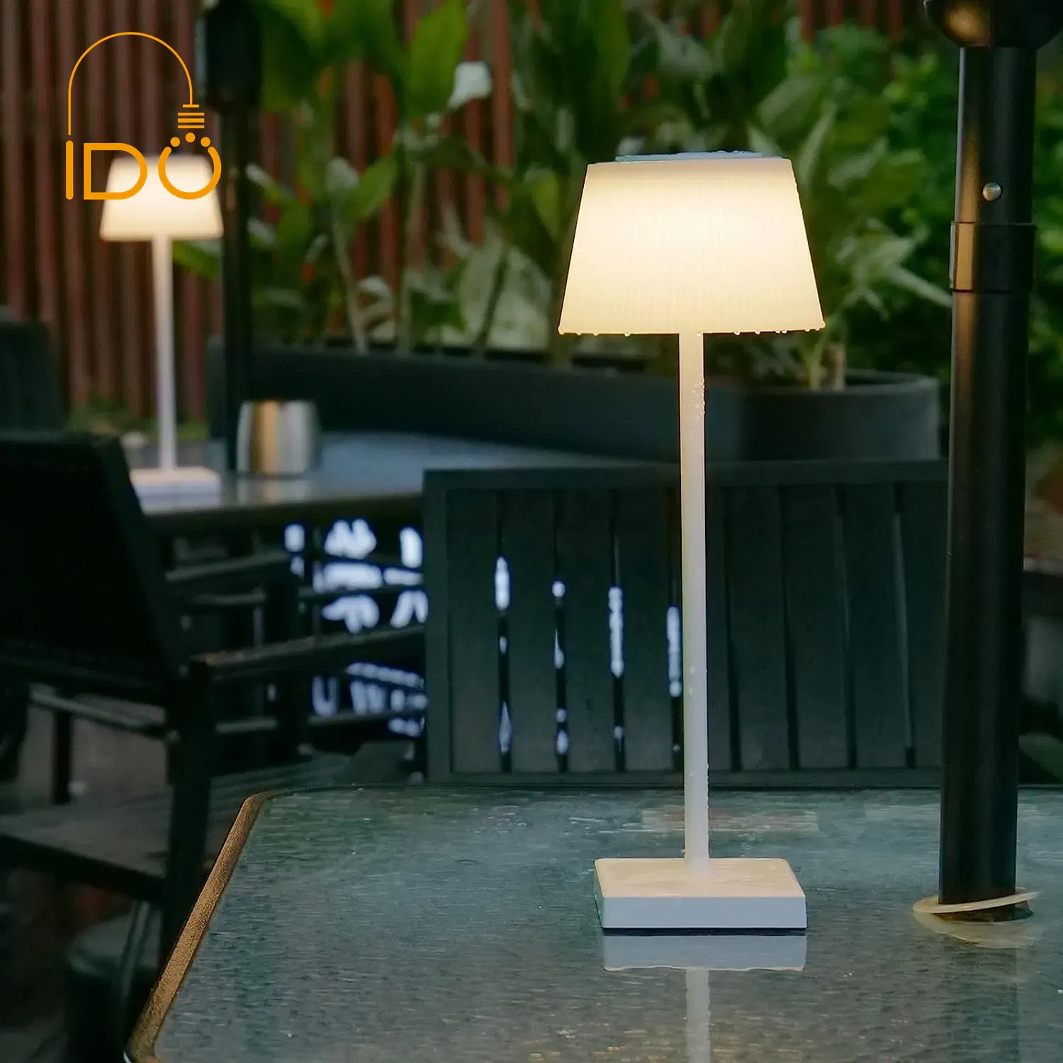 Wholesale Cost Effective Portable Rechargeable Dimming LED Table Lamp