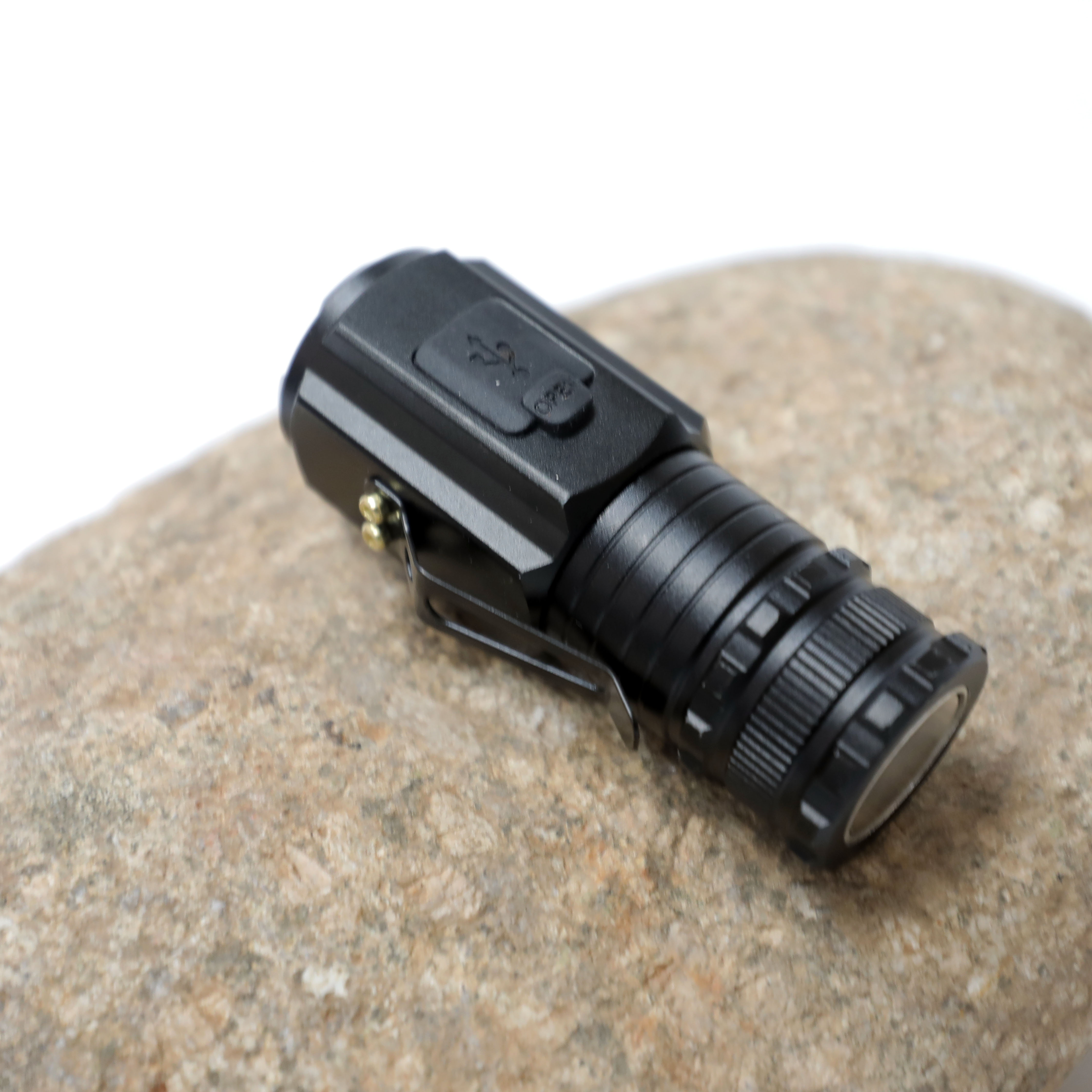 Bestselling Super Bright Magnetic Clip-on 9W Portable Mini LED Flashlight for Hunting Accessories