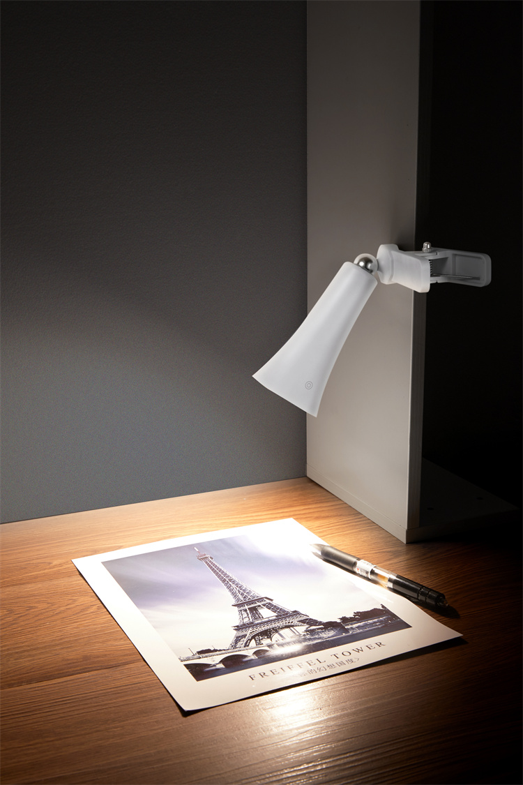 New Design Multi-function Wall Mount Clip-on Bedroom Table Lamp 4 in 1 Rechargeable Eye Caring Desk Lamp with Magnetic Suction