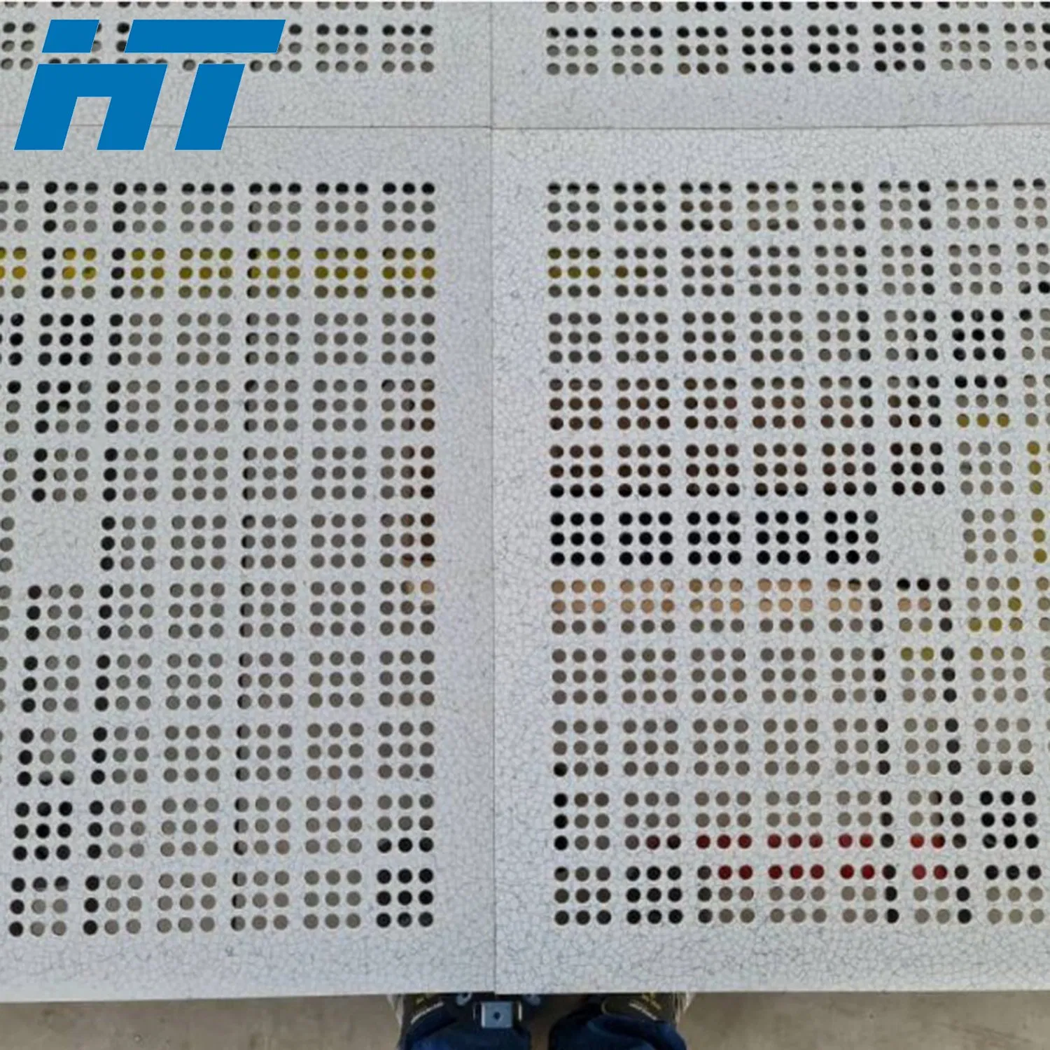 Factory Price High Quality Clean Room Conductive Perfortaed Raised Access PVC/HPL Aluminum Panel Anti-Static Floor Flooring