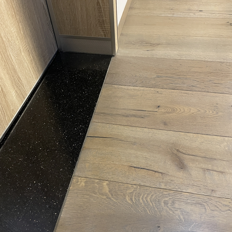 Modern Design Click Ock Low Voc Oak Wood Look Textured Laminate Flooring