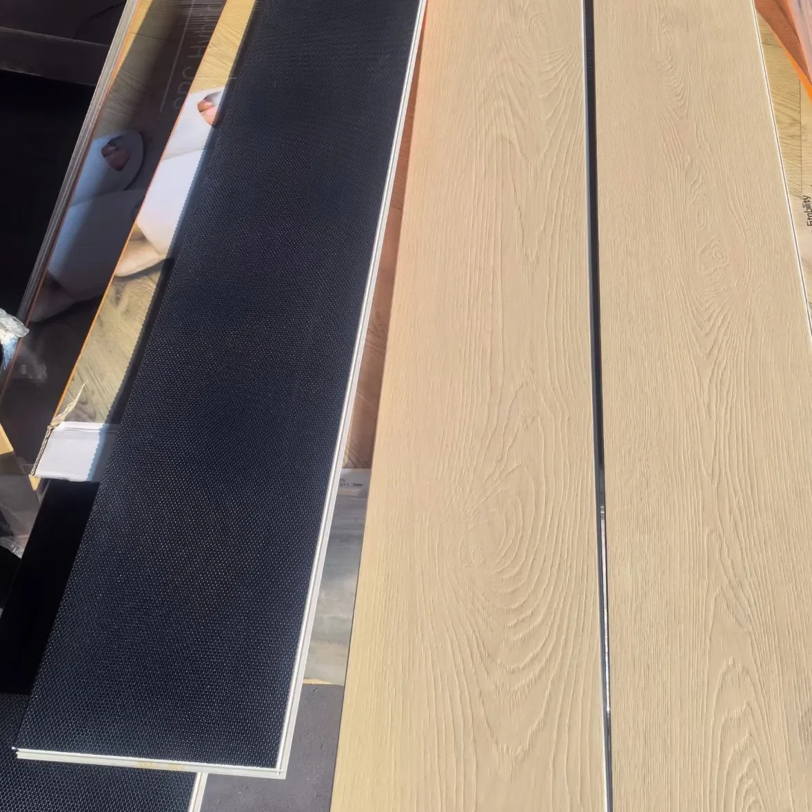 4mm 5mm 6mm 7mm 8mm Waterproof Wood Grain Click Lock IXPE Spc Vinyl Floor Plank