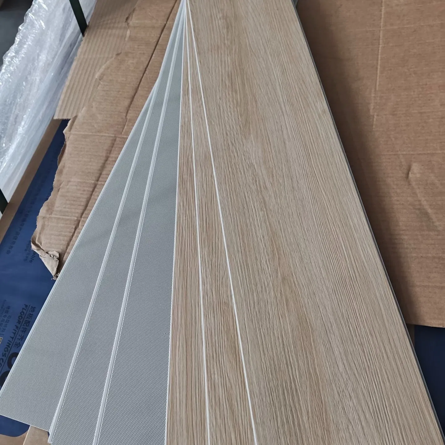 Best Wood Effect Natural Spc Vinyl Plastic Plank for Home Decoration