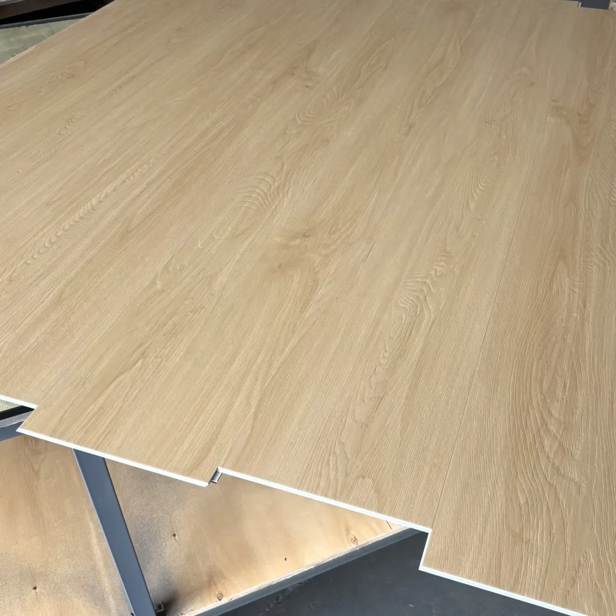 European Modern Style Wear-Resistant Waterproof Spc Floor Plastic Plank