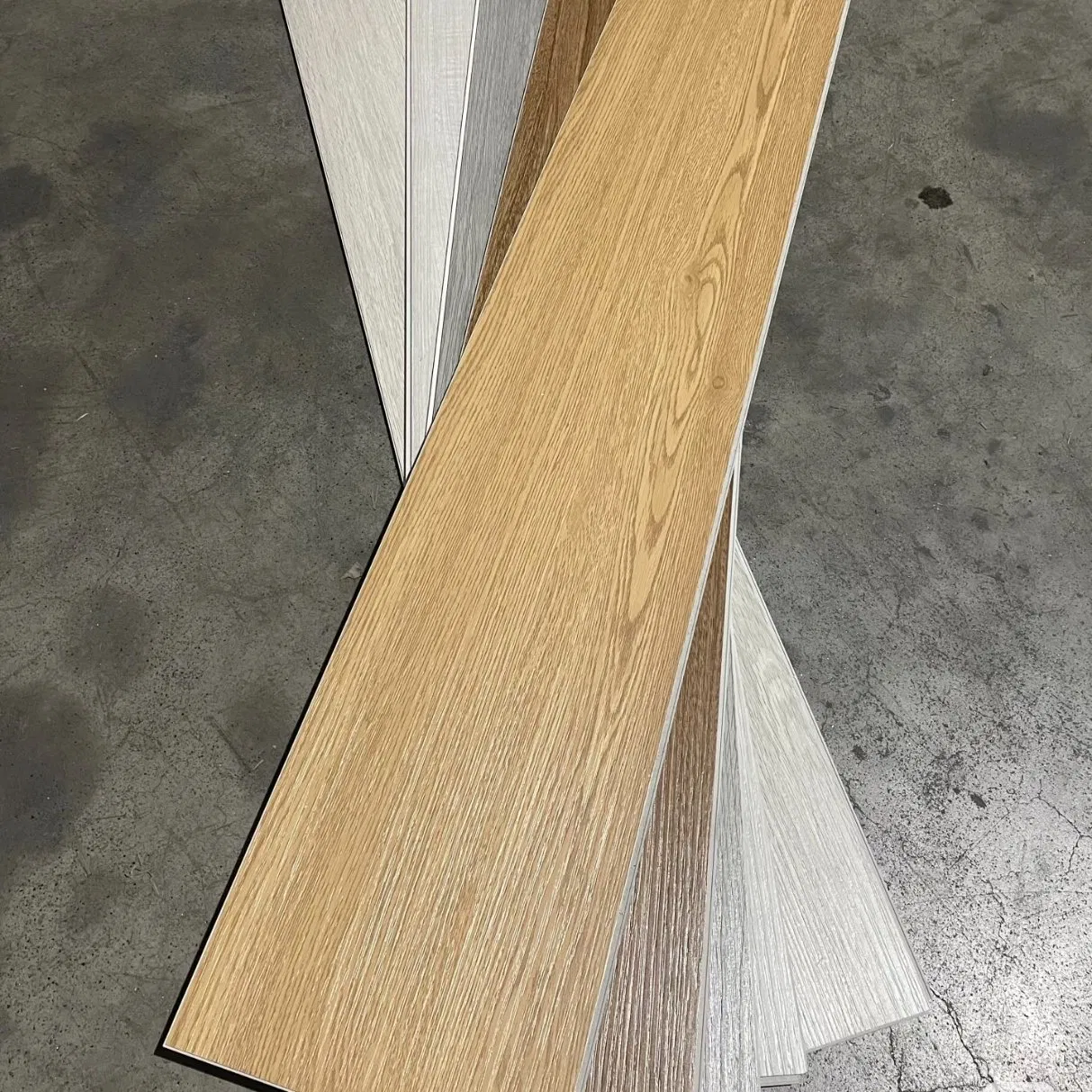 2026 Piso Flotante Oak Laminate Wood Floor Spc/Vinyl Plank