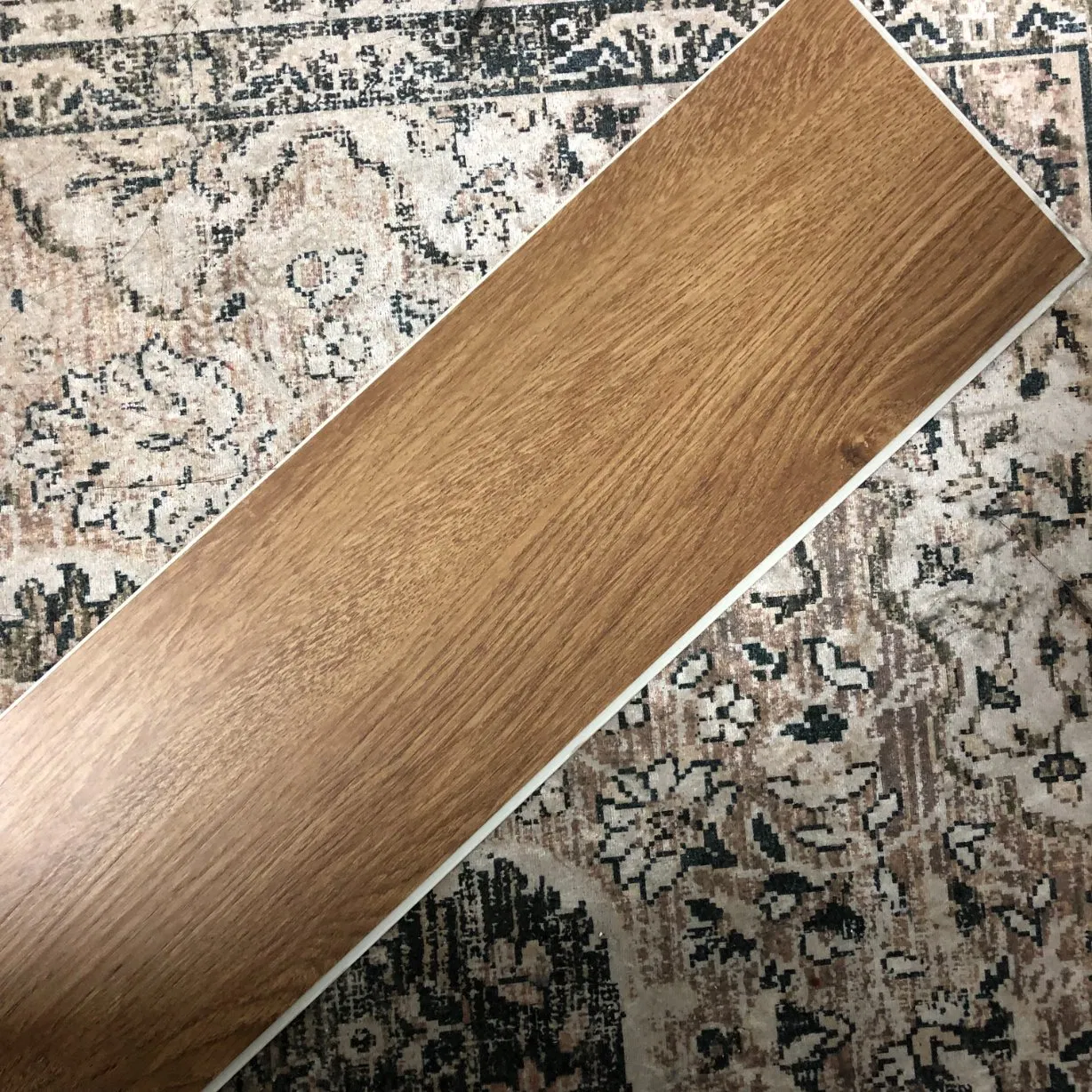 4mm 5mm 6mm Luxury Wood Plastic Composite Spc Planks for Offices