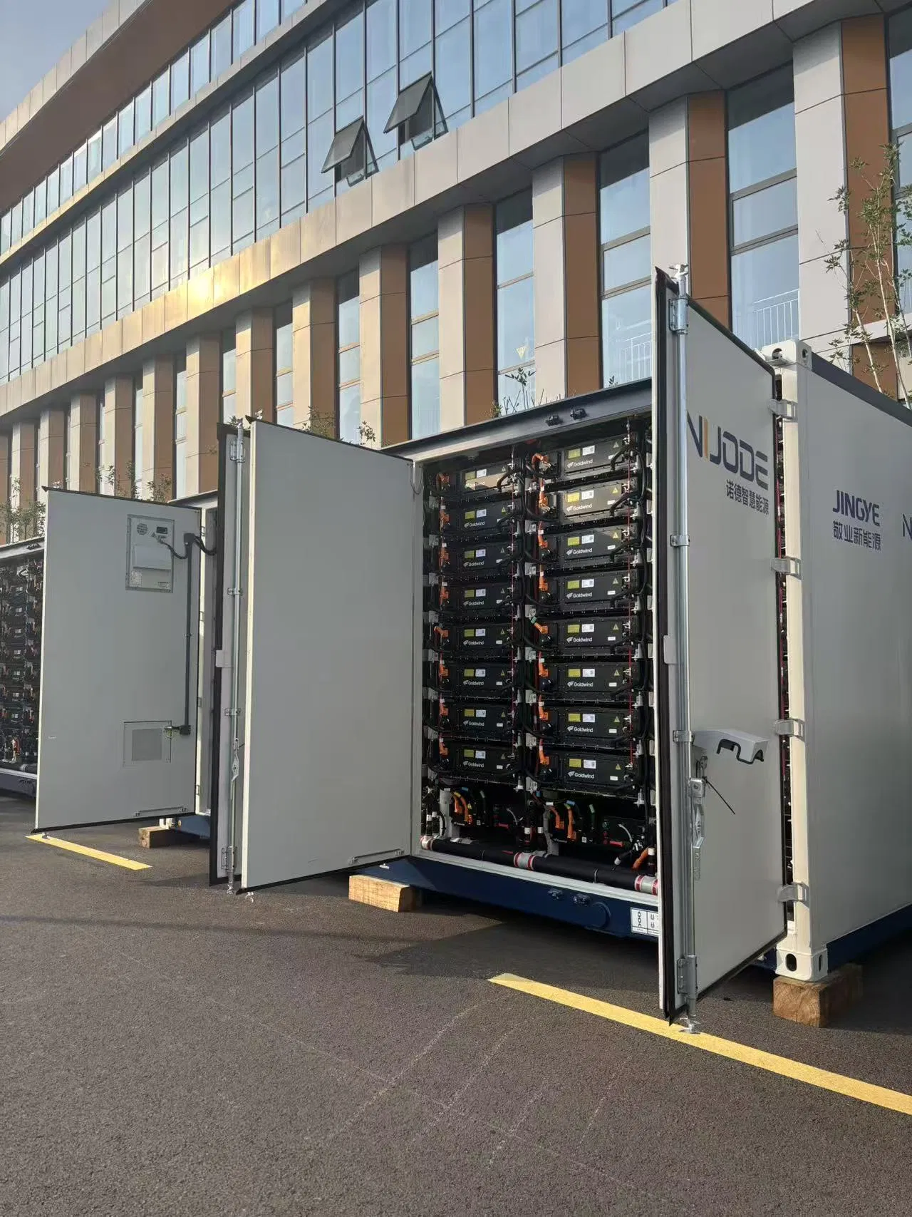 5015kwh Liquid Cooled System Battery Energy Storage System Solution