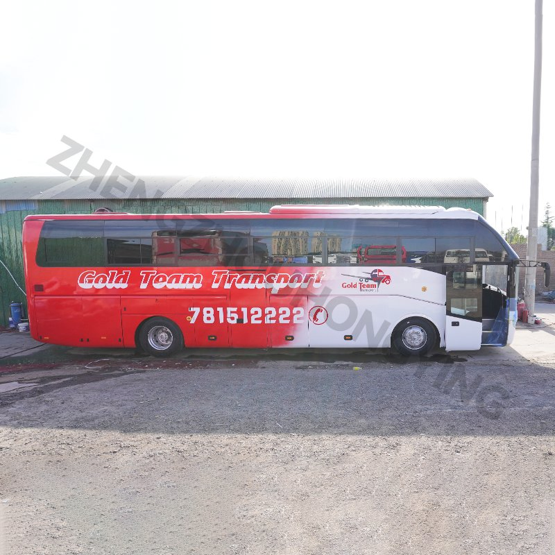 Yu-Tong Coach Bus Price 53 Seater Luxury Passenger Buses Zk6122 for Sale