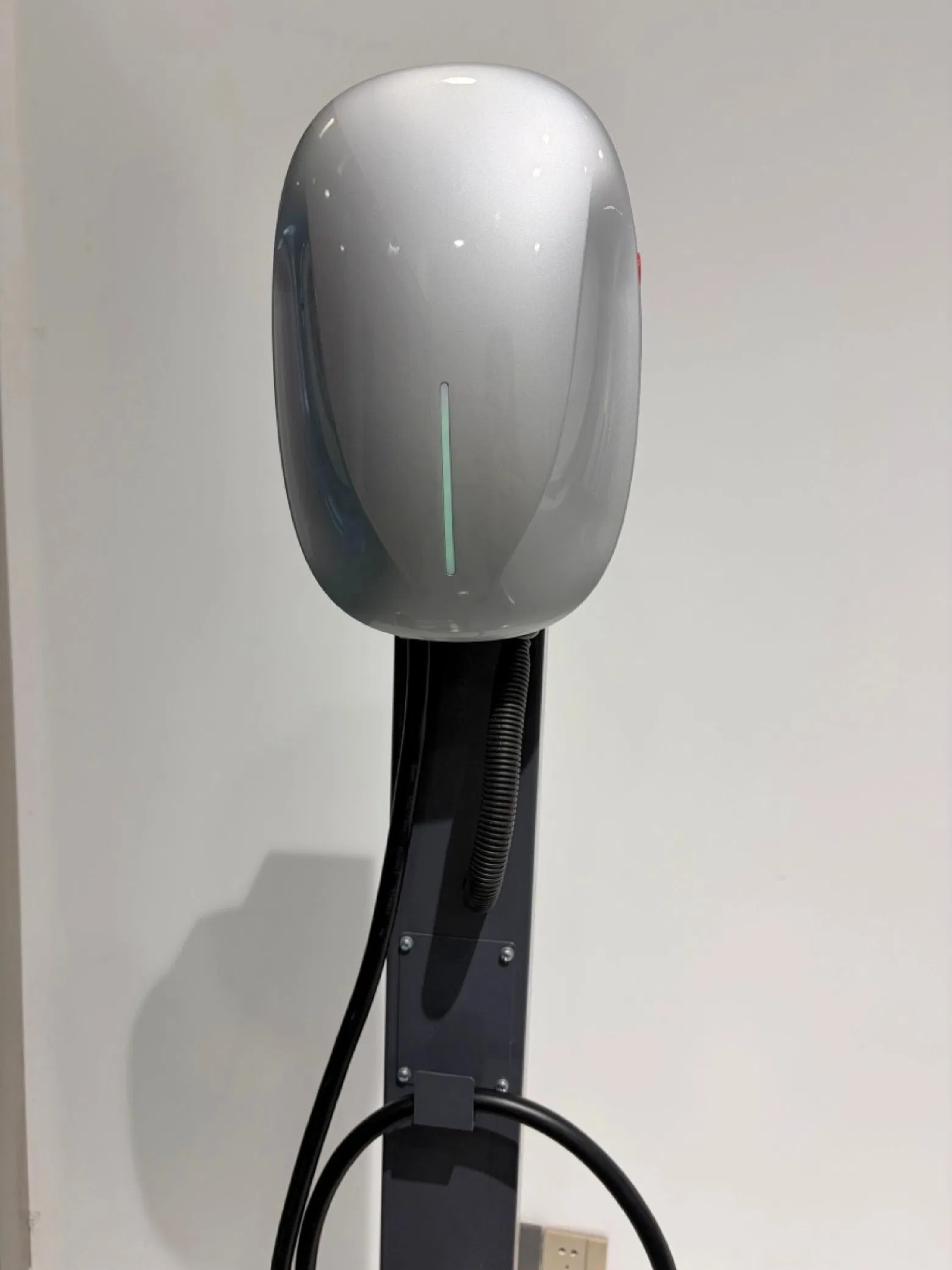 Portable AC Charger Solution for Efficient EV Charging at Home