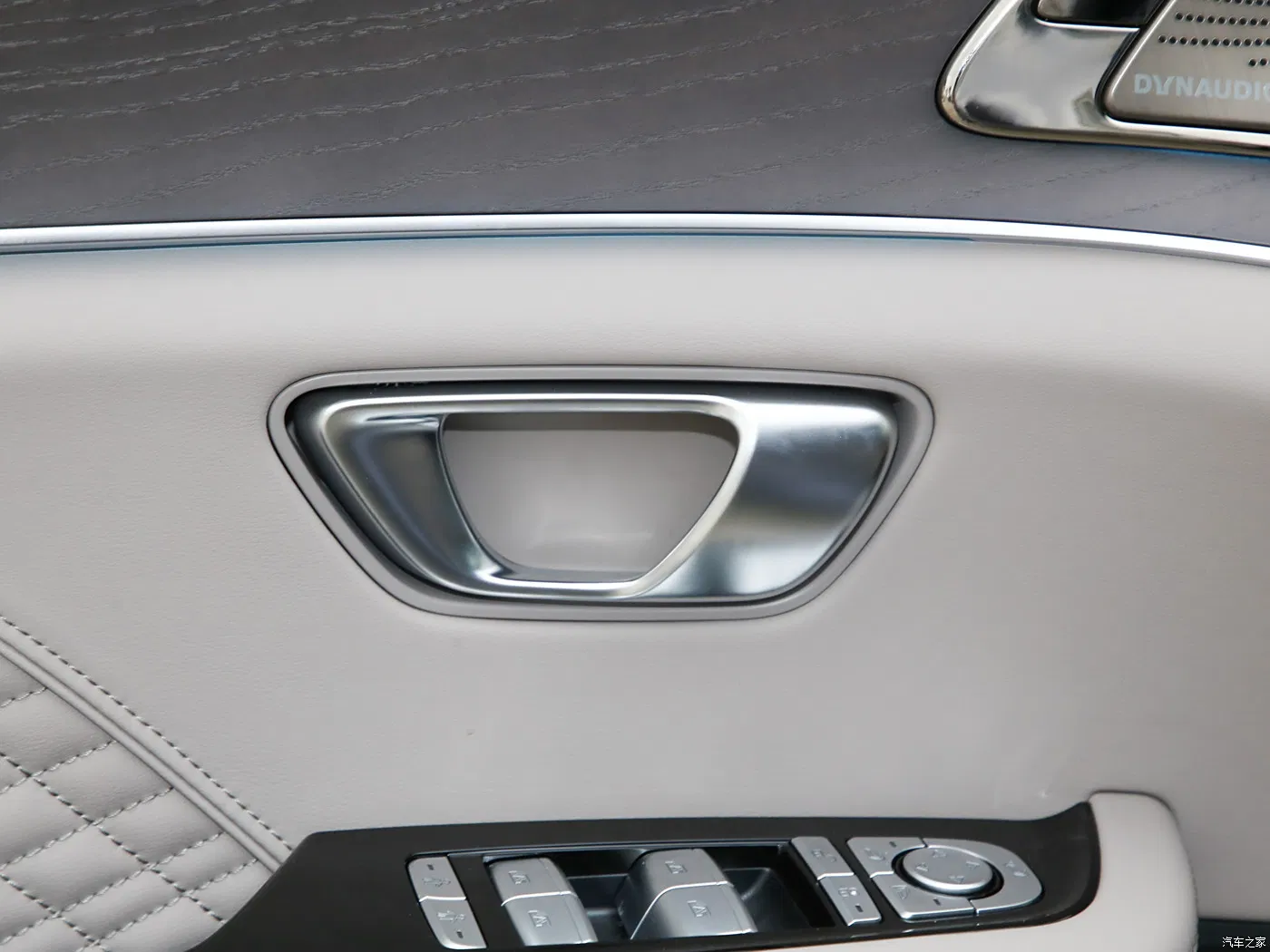 Byd's Han EV Glory Version. 3.5s Lightning Acceleration, 4995mm Dynamic Length, Air Purification System. High-Performance EV