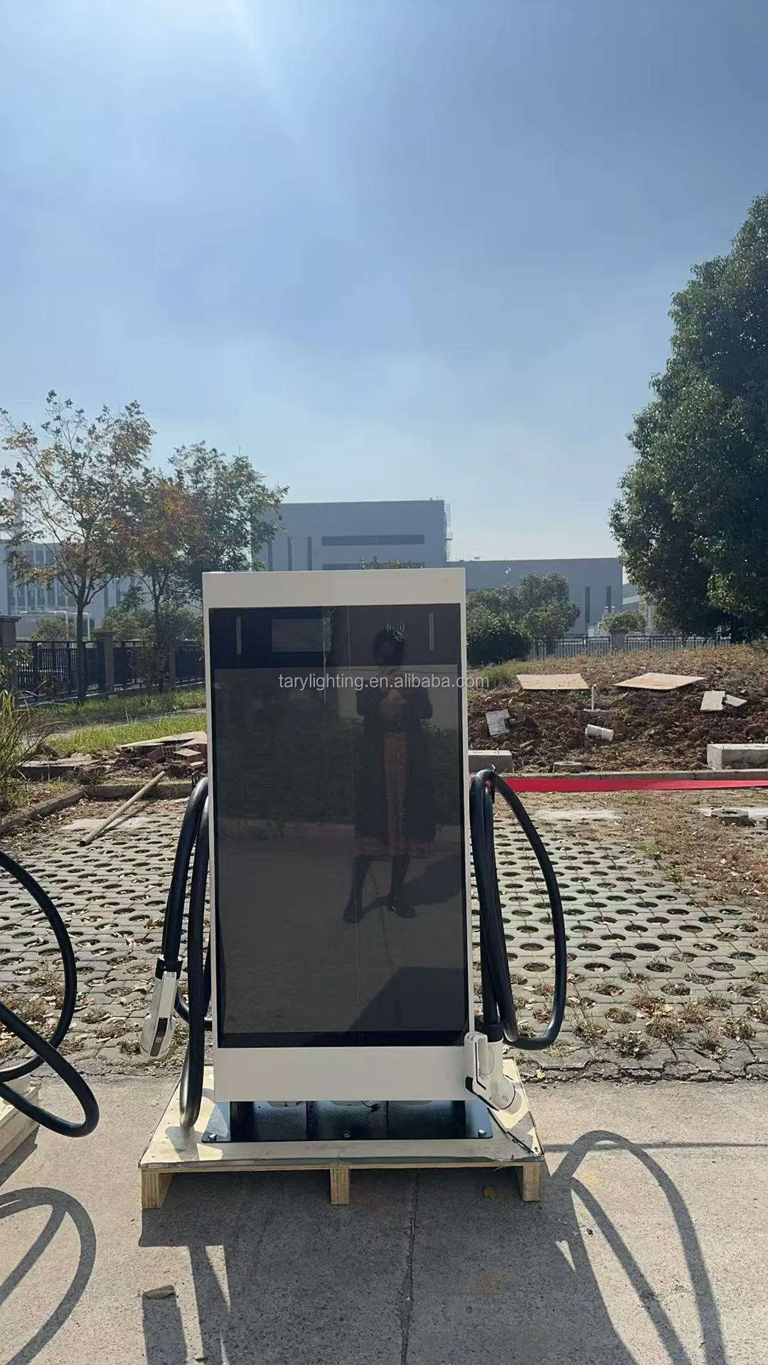 80kw DC Fast Charger CCS2 Dual Gun Commercial EV Charging Station Floor-Mounted Ocpp Smart Electric Vehicle Charger with Ad Screen