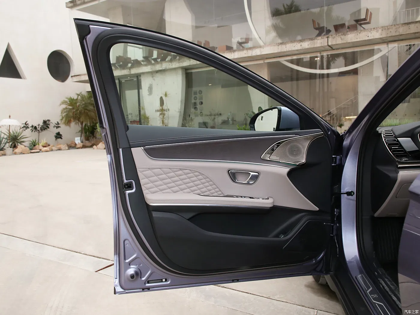 Byd's Han EV Glory Version. 3.5s Lightning Acceleration, 4995mm Dynamic Length, Air Purification System. High-Performance EV