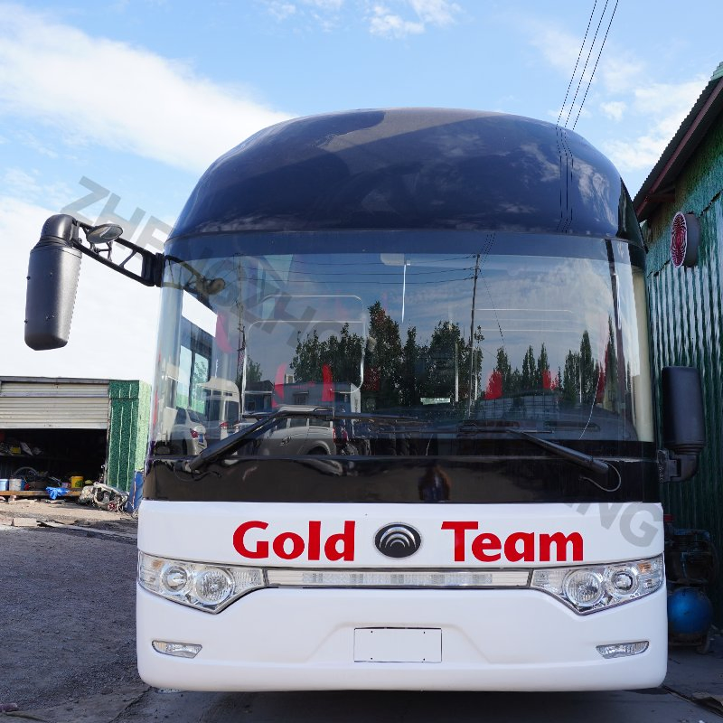 Yu-Tong Coach Bus Price 53 Seater Luxury Passenger Buses Zk6122 for Sale