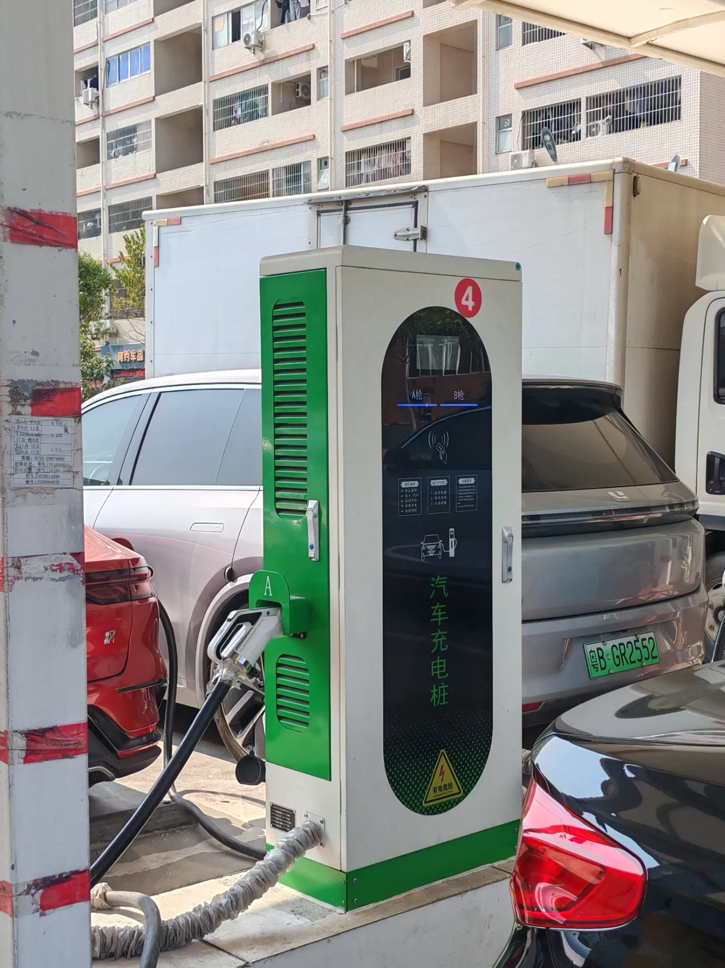 Yaolaichong High Power 160kw 180kw Electric Car Bus Charger Fast DC EV Charging Station