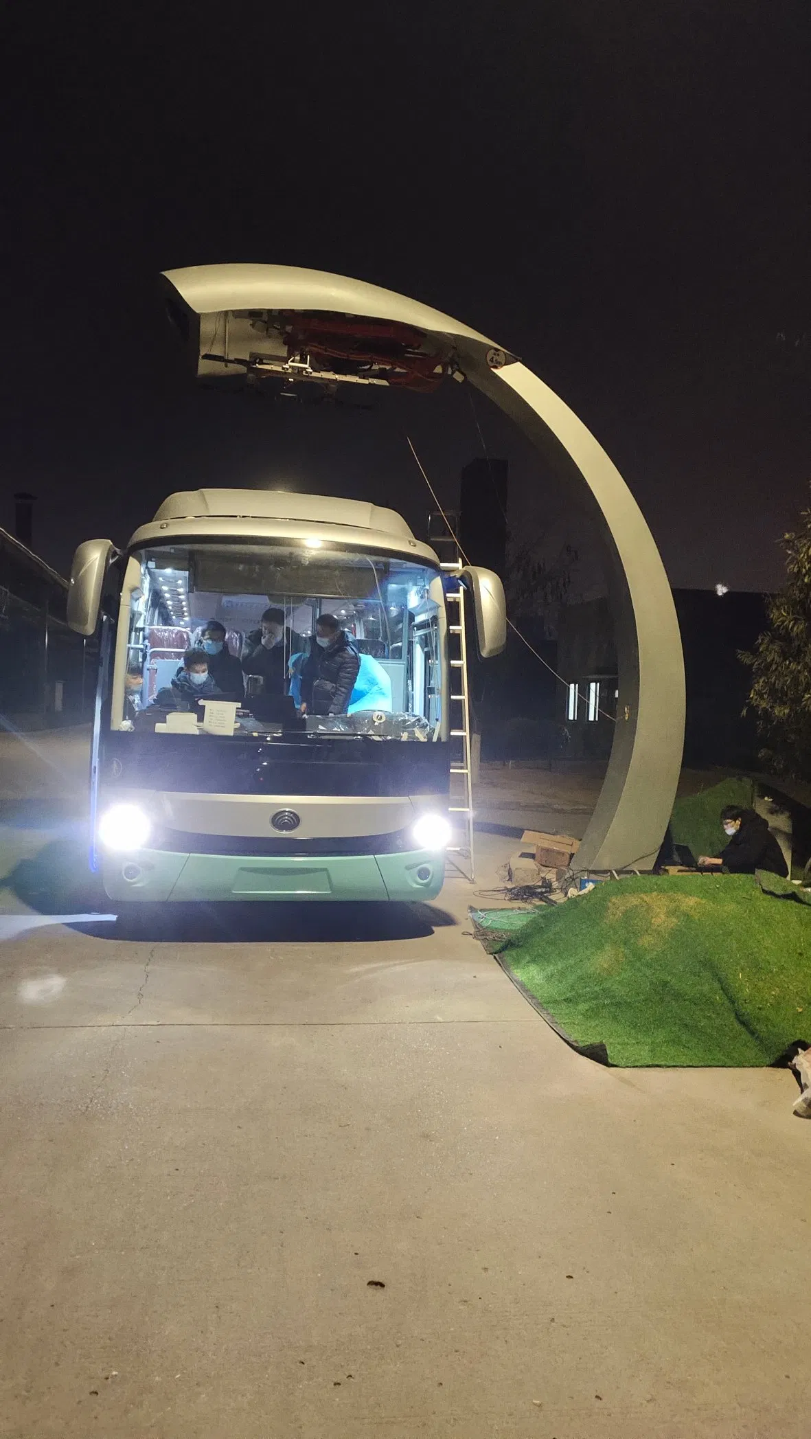 High-Power Split Charging System for Bus Station Use