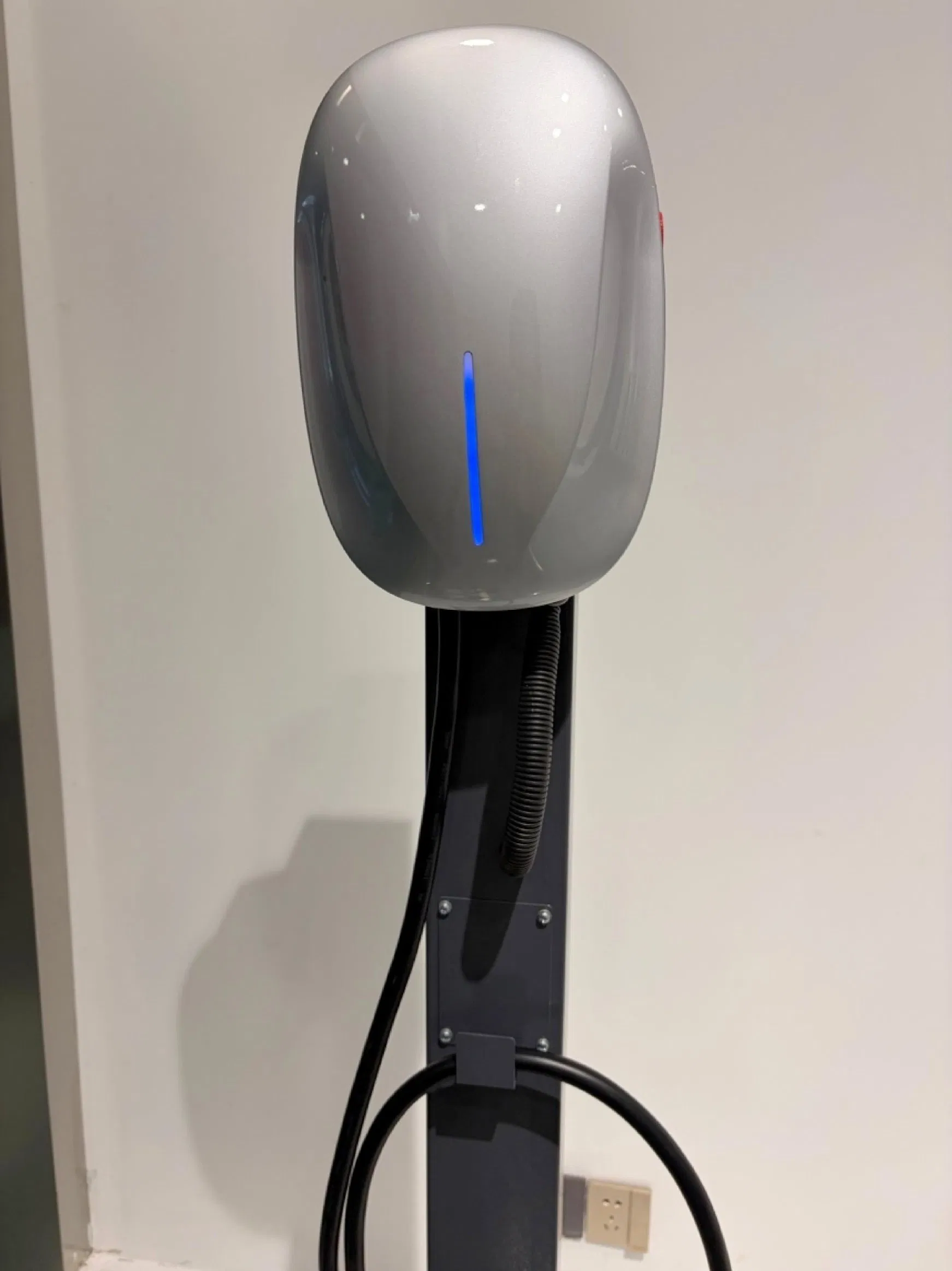 Portable EV Charging Solution with Easy Installation for Everyday Use