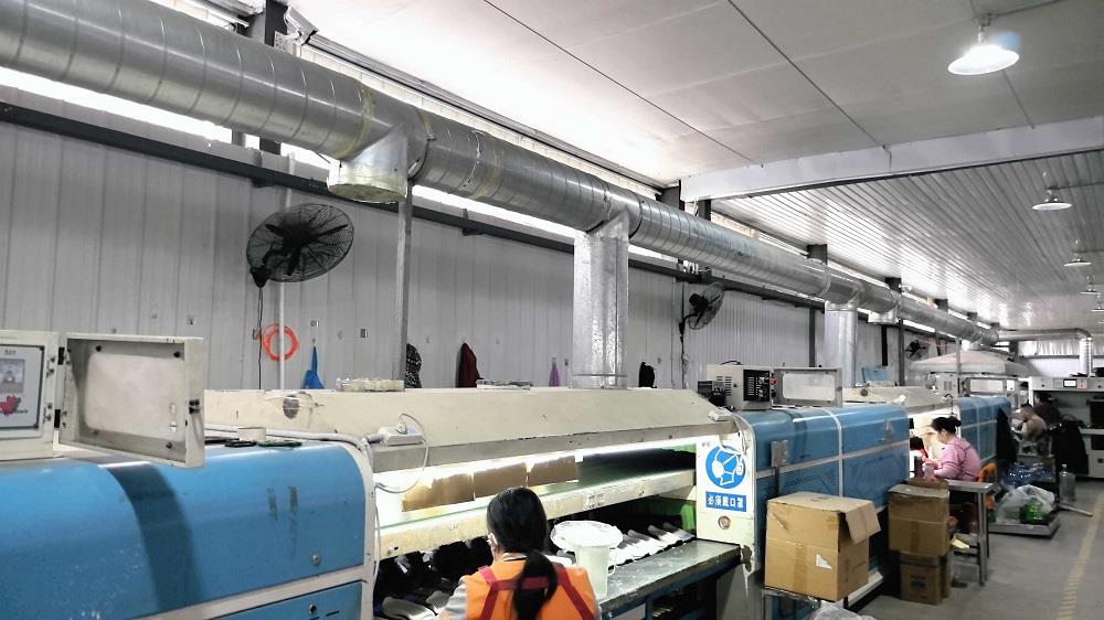 Cold adhesive bonding production line for shoe assembly at Lento