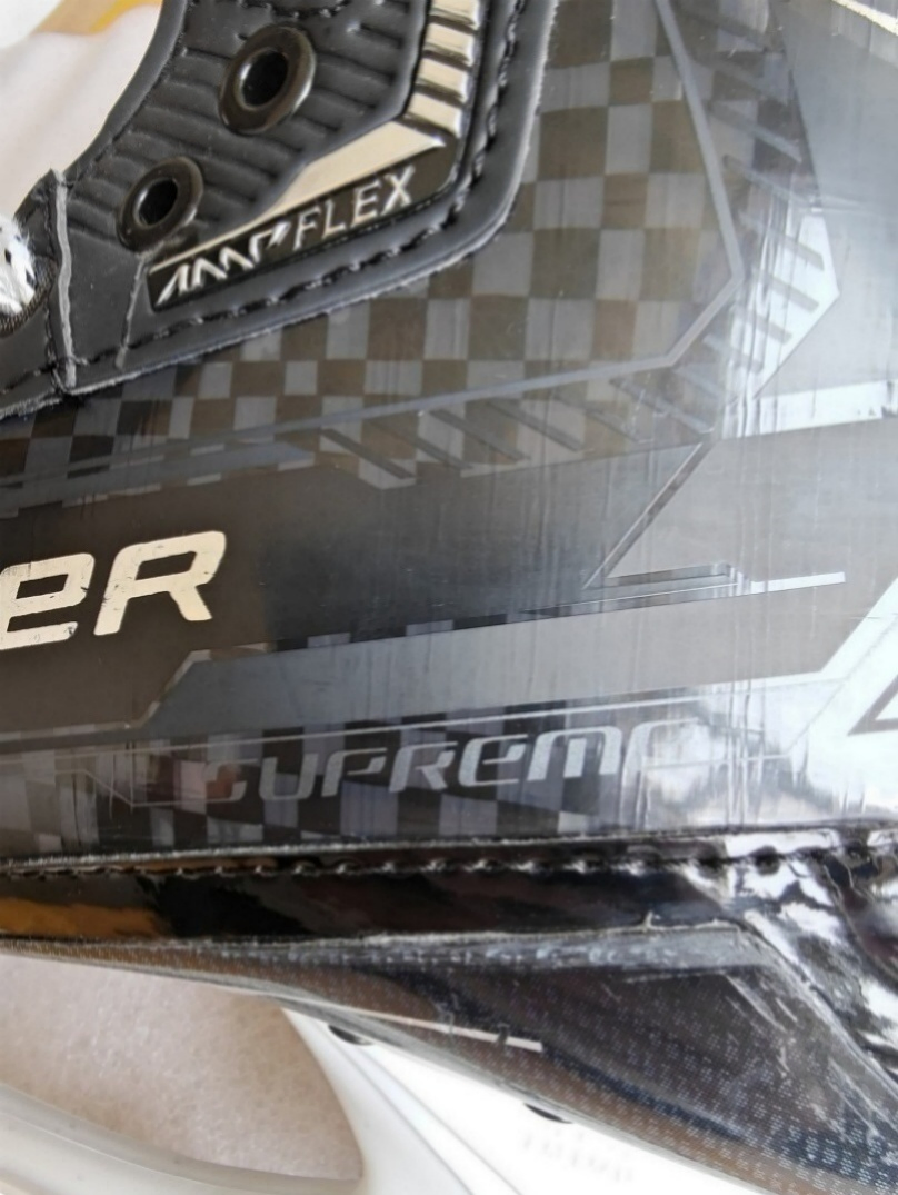 Professional Tournament Carbon Fiber Ice Hockey Skate with Maximum Power