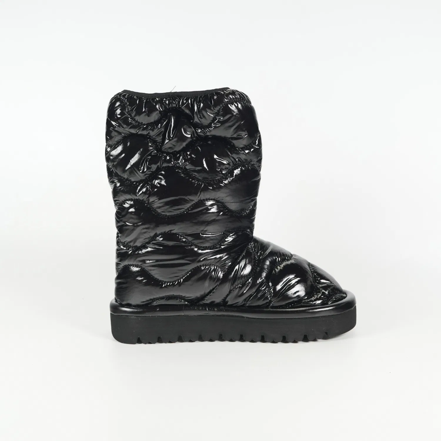 Waterproof Safety Boots for Snow Work with Custom Insulated Designs