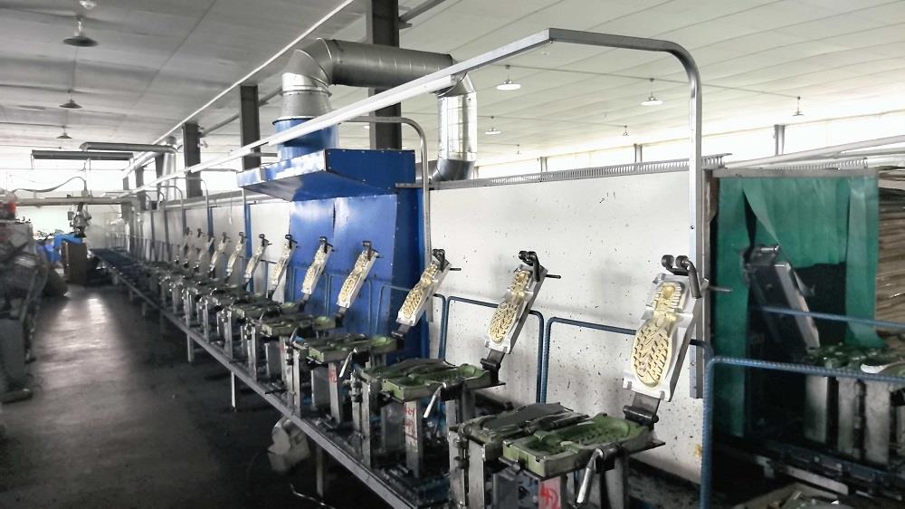 Rubber outsole injection molding process for safety boots at Lento