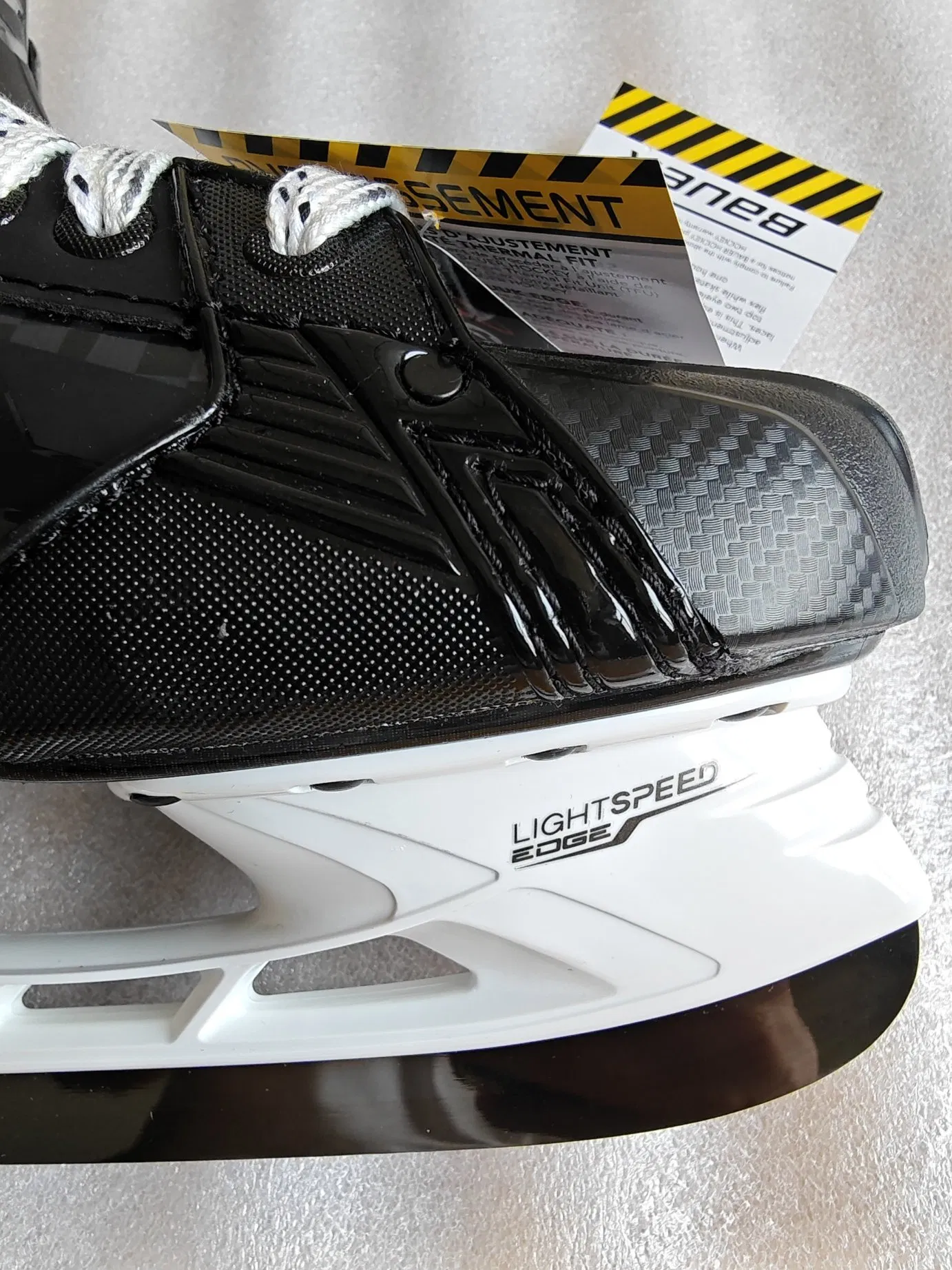 Strong Protective Ultralight Breathable Durable Professional Ice Hockey Skates