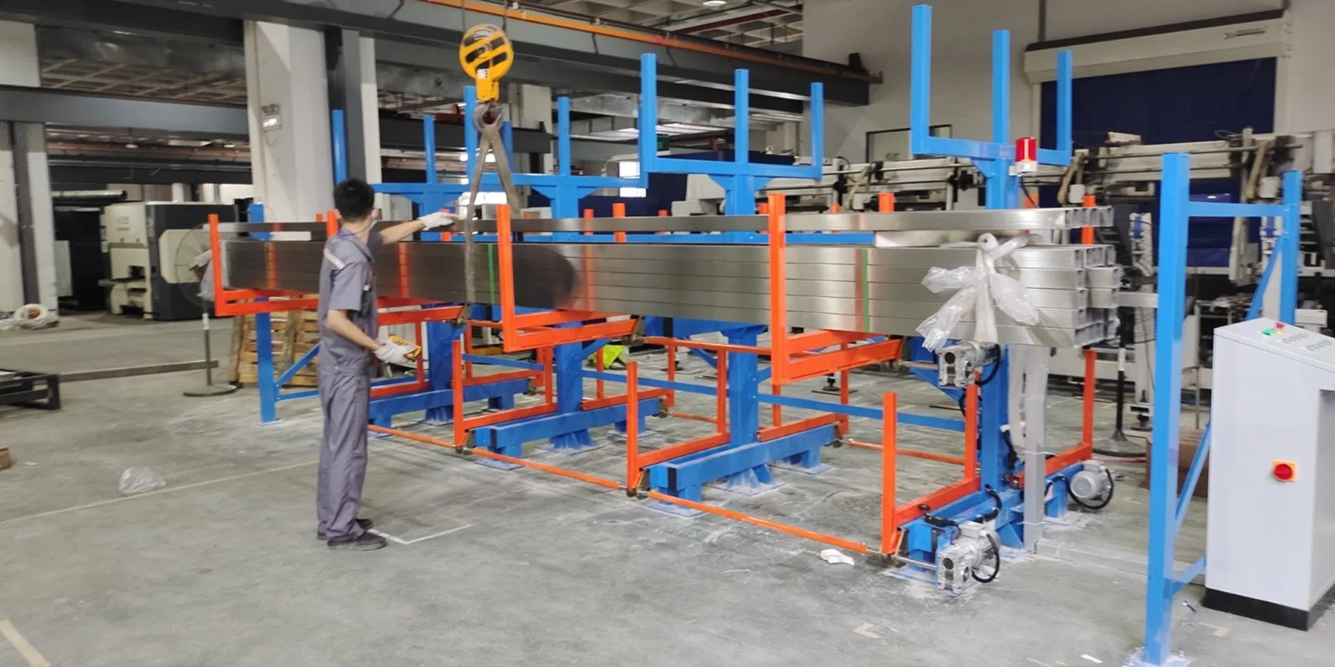 Multi-Layer Motorised Telescopic Cantilever Rack for Aluminum Profile Tube Storage