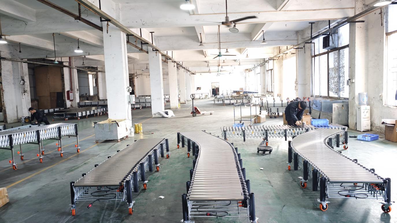 Assembly of intelligent logistics and conveyor system components