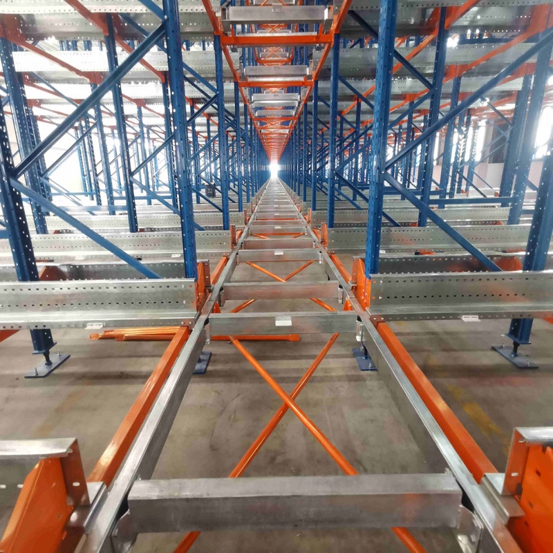 Siemens PLC Controlled Heavy Duty Semi-Automated Radio Shuttle System With 500-2000kg Load Capacity For Smart Warehouse