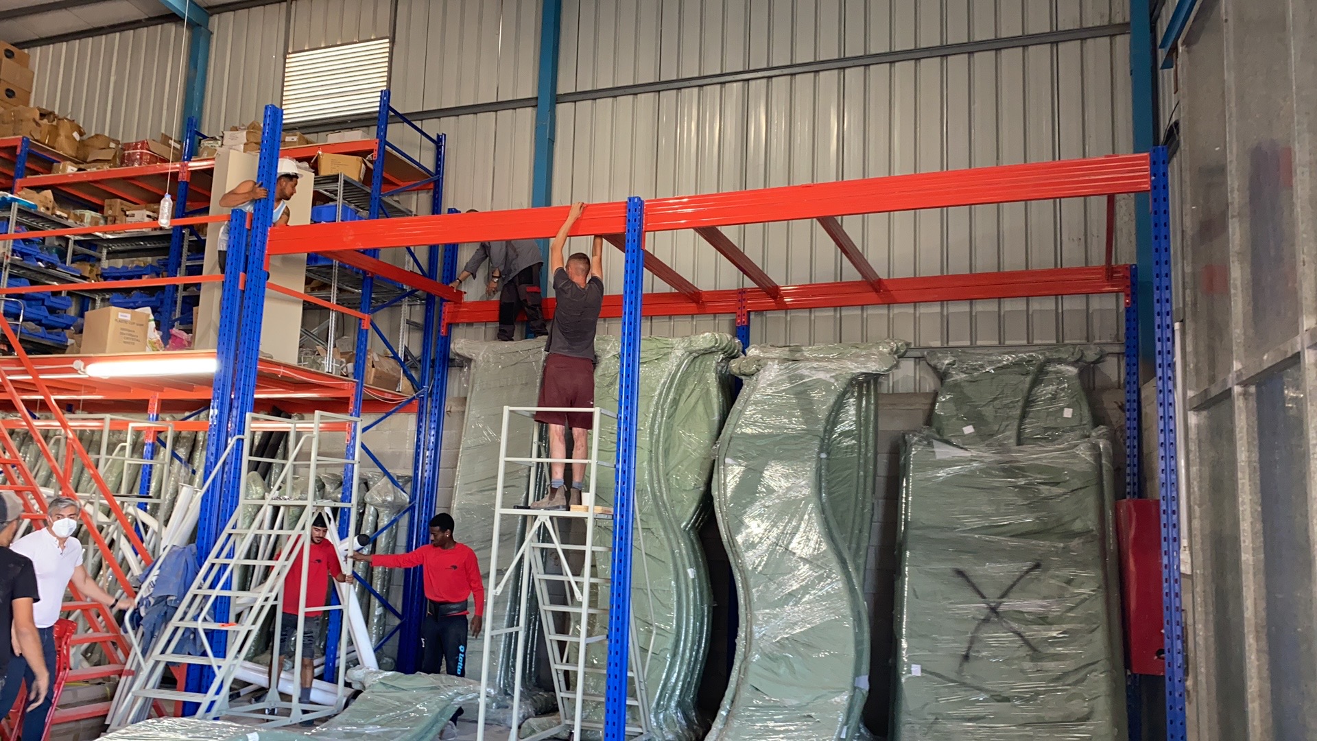 Custom Heavy Duty Industrial Storage Platform Mezzanine Floor System Ladder Steel Corrosion Protection Racks Powder Coated