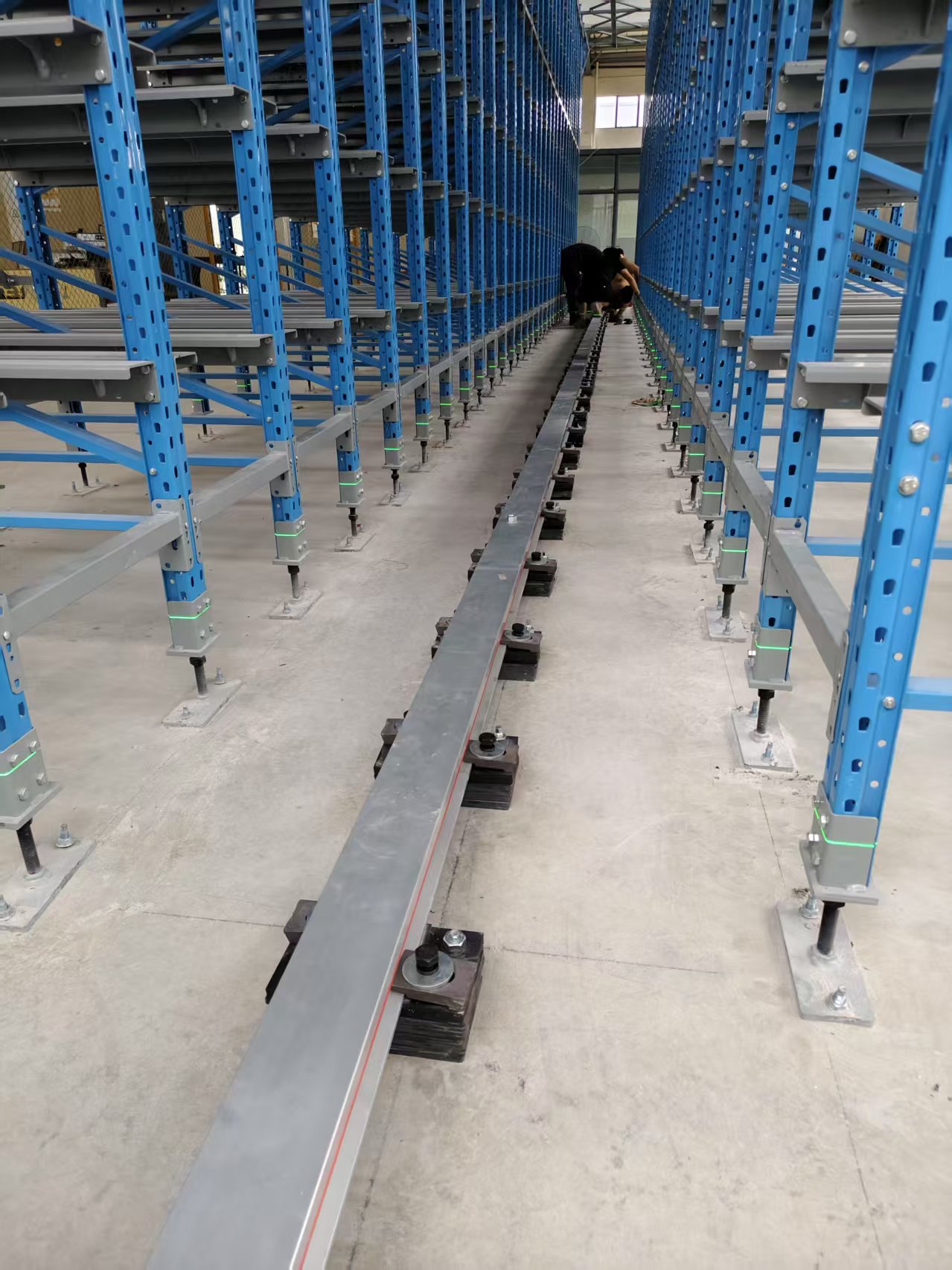 Intelligent Heavy-Duty Autonomous Mobile Delivery Robot AS/RS System Super Weight Stacker Cargo Storage Equipment
