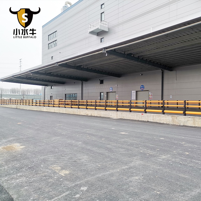China Manufacturers' Safe Stop Column Barriers Impacts Barriers &amp; Crash Fence Stacking Racks Shelves For Cargo Storage Equipment