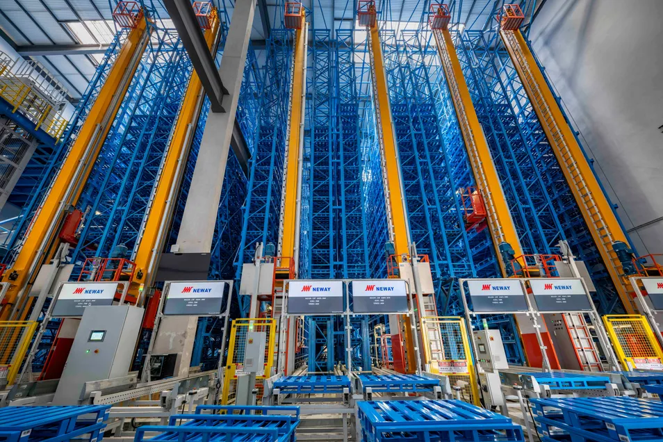 Robust Long Span Steel Racking Asrs System for High Value Components Warehouse