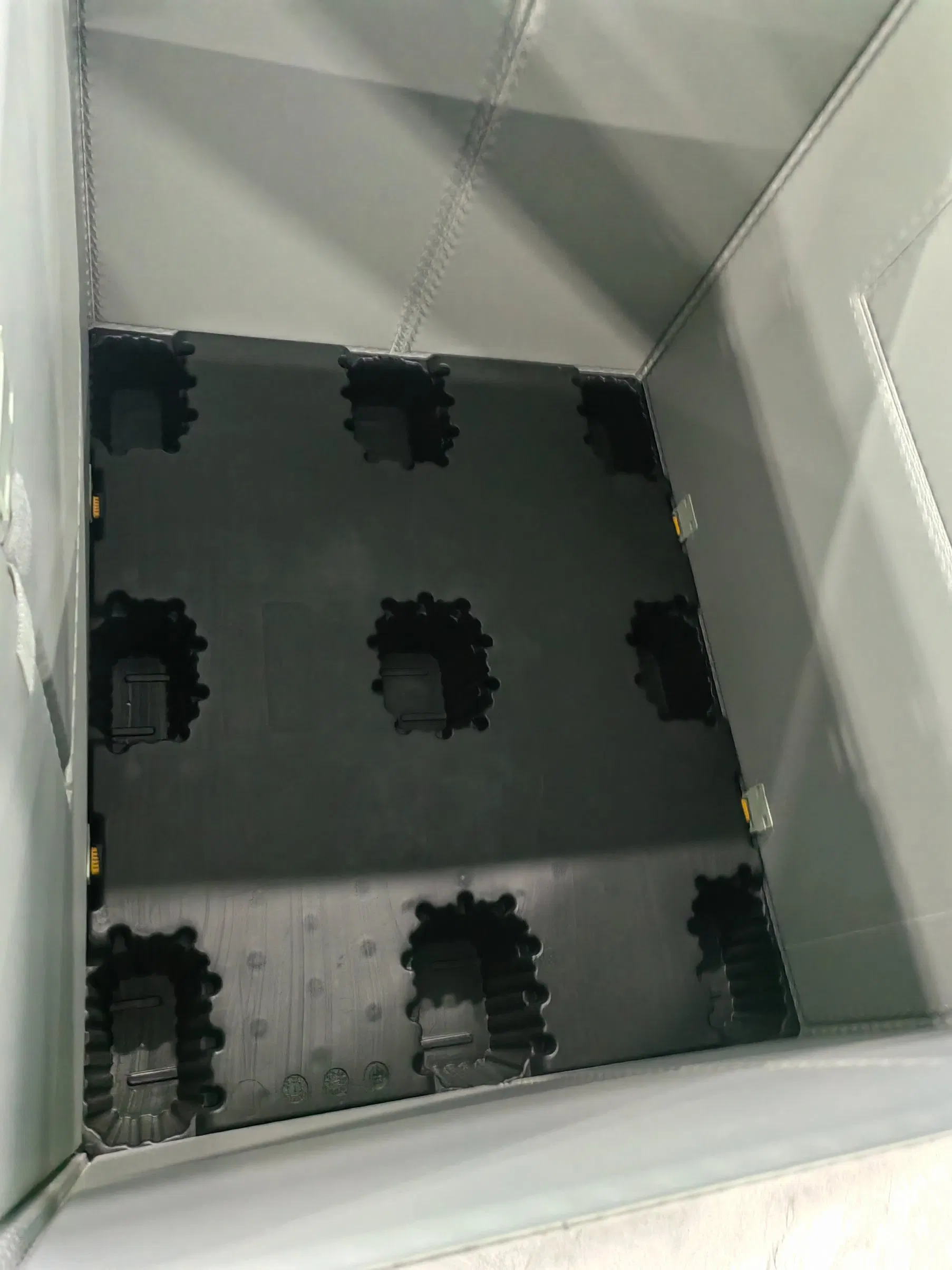 High-Impact Resistant, Foldable Plastic Pallet Box Collar Designed for Stamping Workshop Metal Sheet Transportation