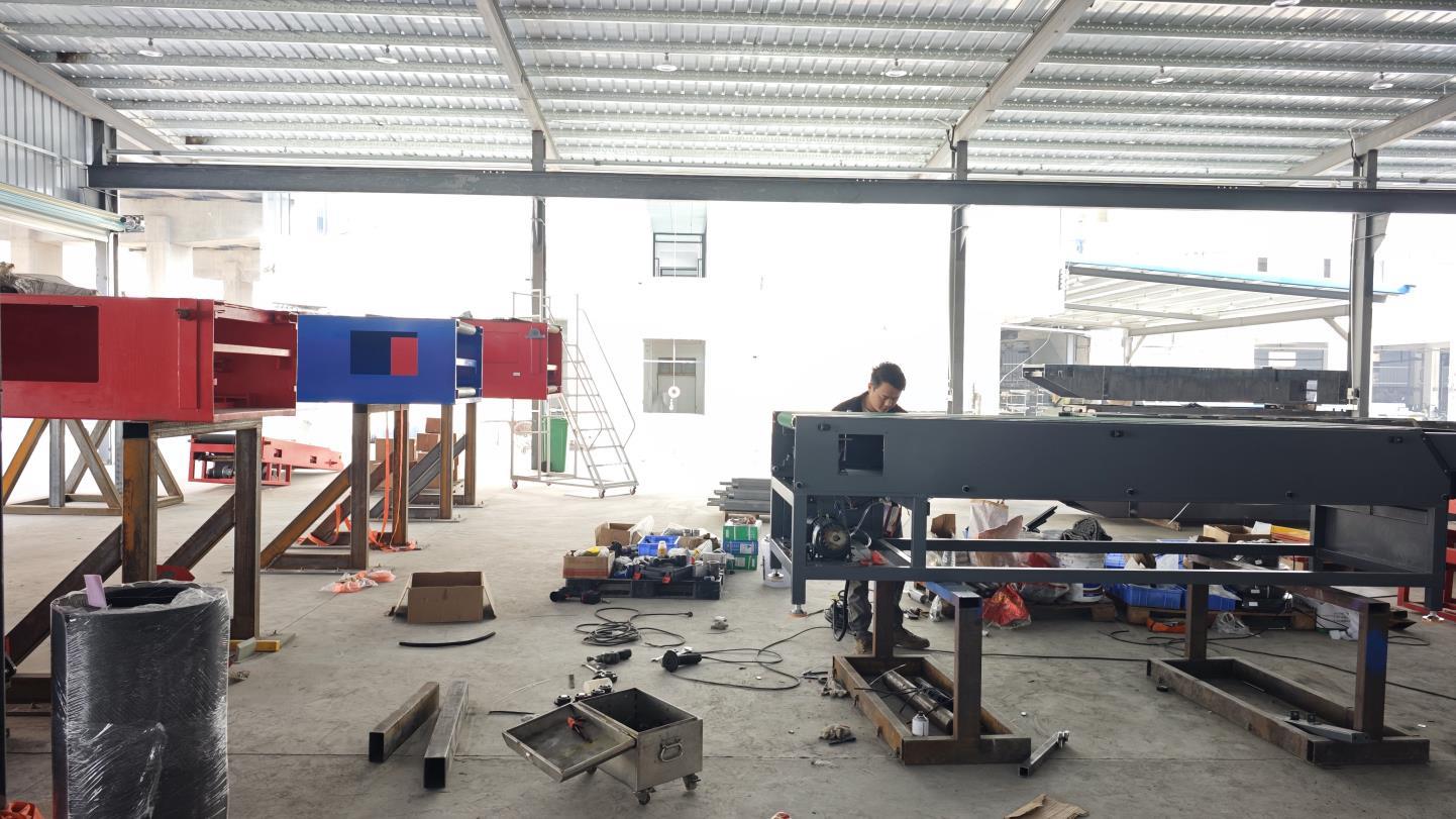 Final assembly and quality check of intelligent warehouse system units