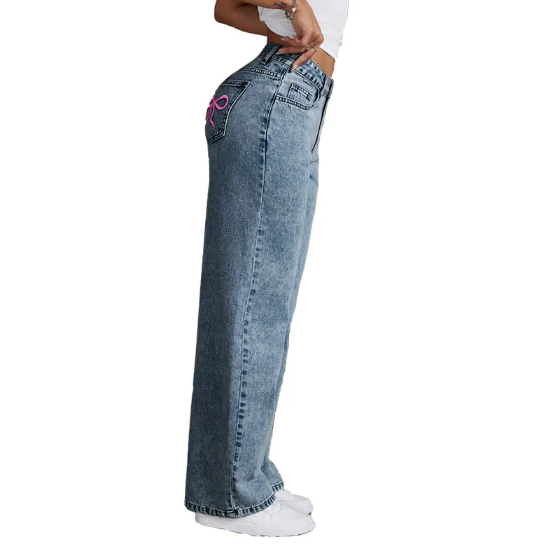 Jeans largos femininos soltos com um corte reto ajustado