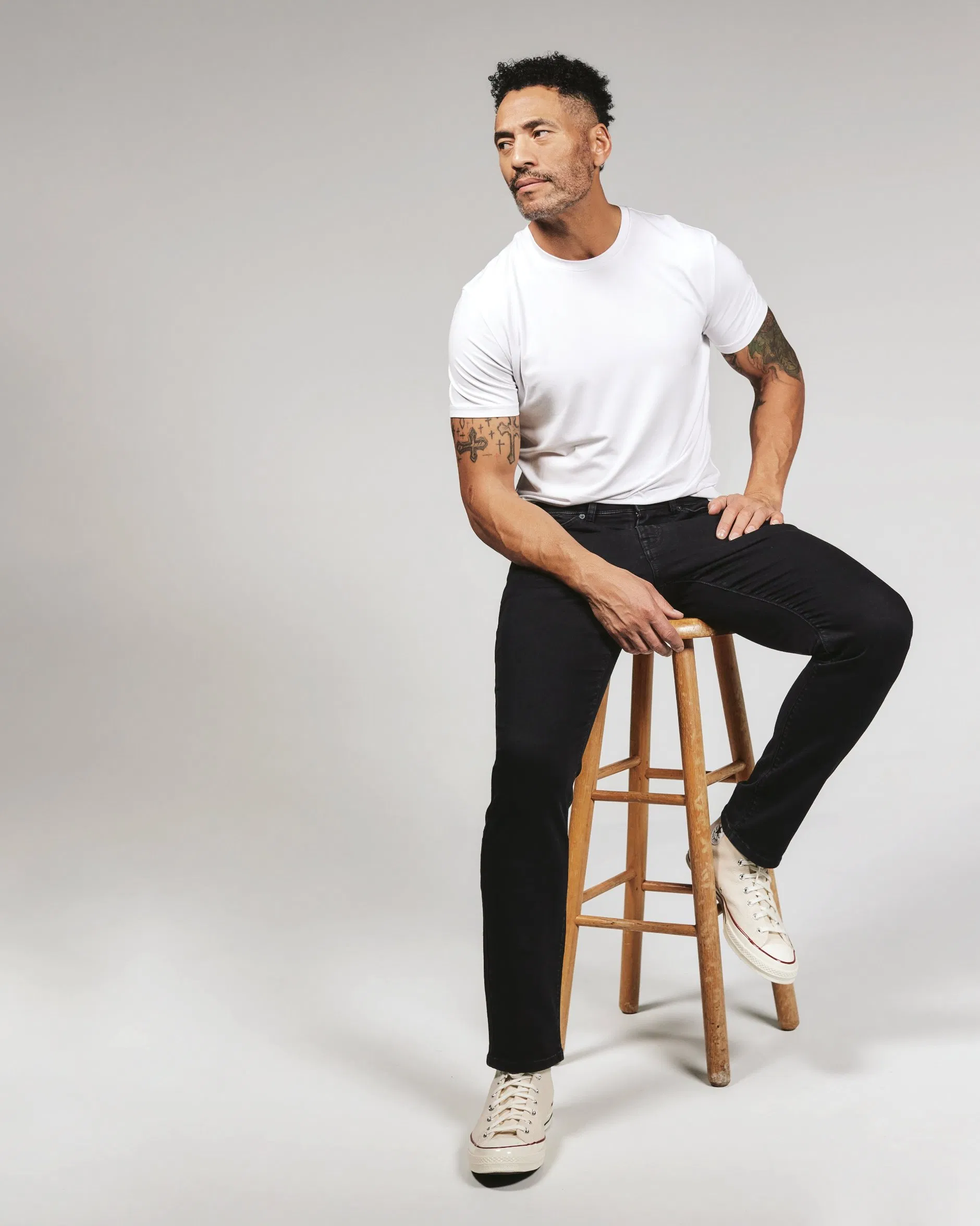 Fabricante de Jeans Masculinos OEM/ODM Estilosos Confortáveis Slim Fit para Moda de Rua ao Ar Livre e Uso Casual