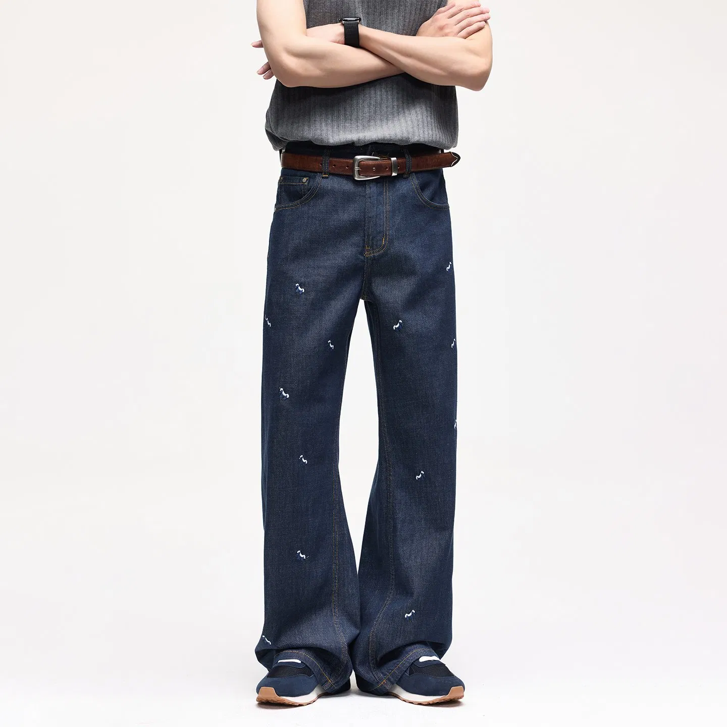Calça Jeans Masculina Street com Detalhe de Rasgos e Gradiente Fadado Premium