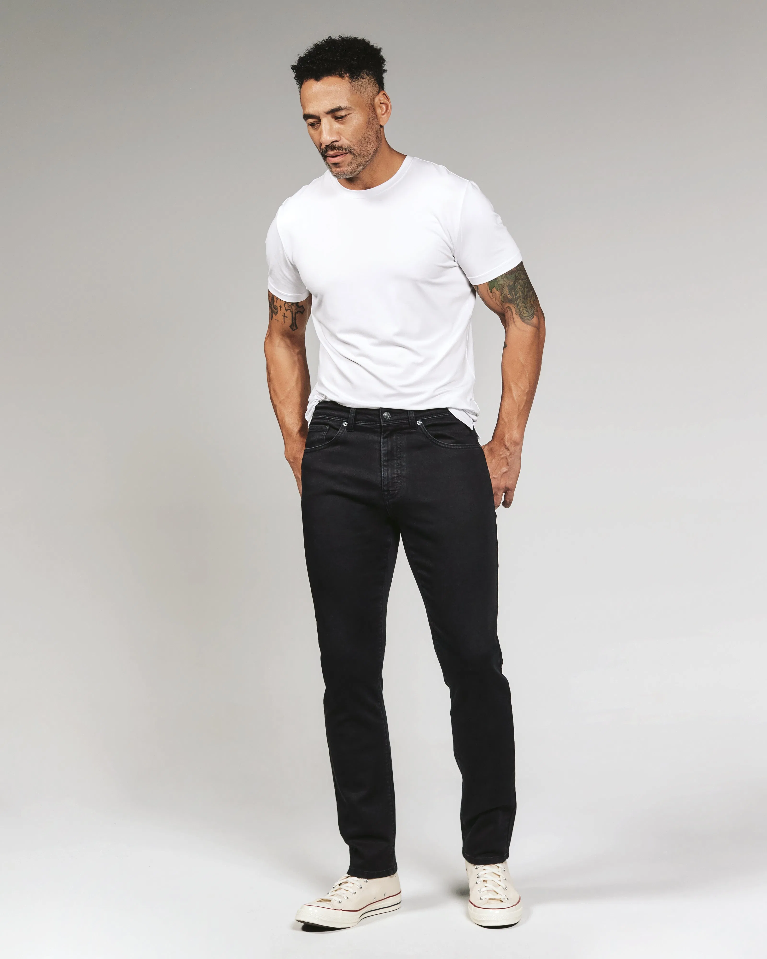Fabricante de Jeans Masculinos OEM/ODM Estilosos Confortáveis Slim Fit para Moda de Rua ao Ar Livre e Uso Casual