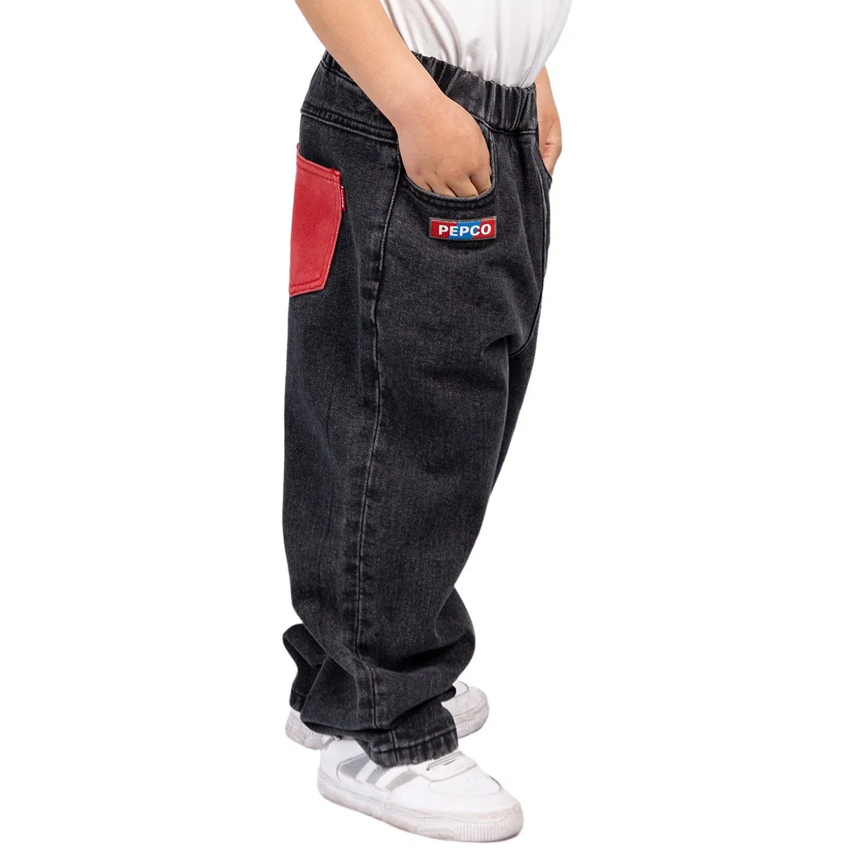 Calça jeans infantil solta reta com bordado em cor cinza escuro elástico e fofo