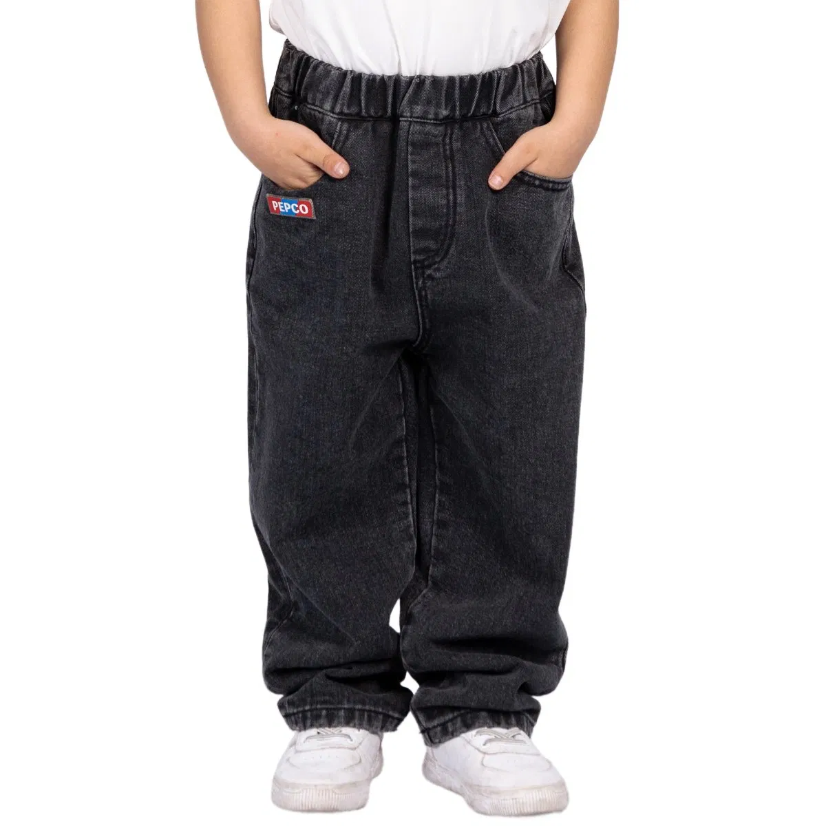 Calça jeans infantil solta reta com bordado em cor cinza escuro elástico e fofo