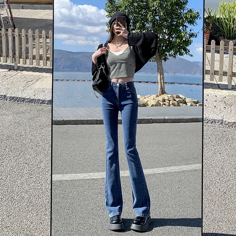 Calças Jeans Micro Flare para Mulheres; S Ajuste Slim, Pernas Longas e Aparência Afinada