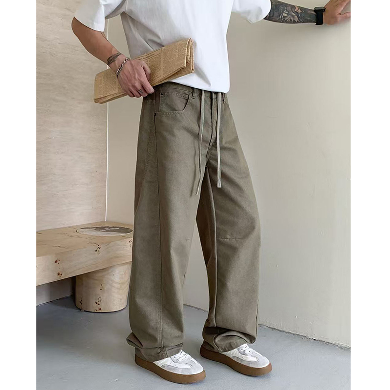 Calça Jeans Flare Masculina Premium com Desgaste Diurno, Corte Curvo, Perna Larga e Detalhes em Algodão Desgastado