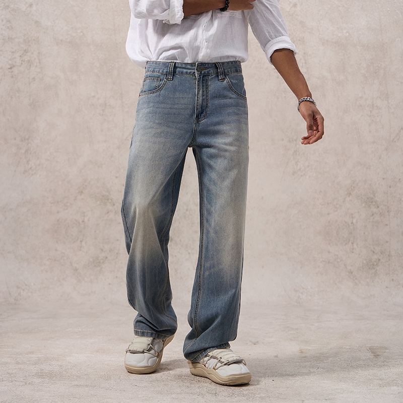 Calças femininas de moda premium em jeans azul desbotado, corte relaxado, para uso diário