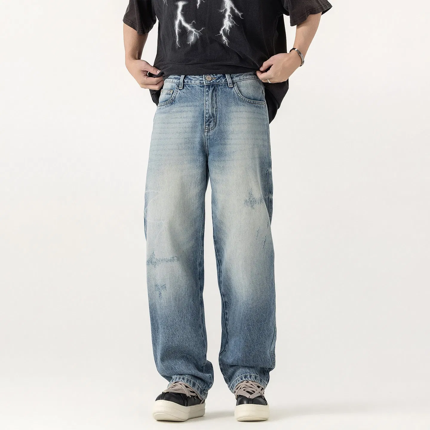 Calça Jeans Vintage Premium de Perna Larga com Desgaste Claro e Cintura Alta para Skate Casual