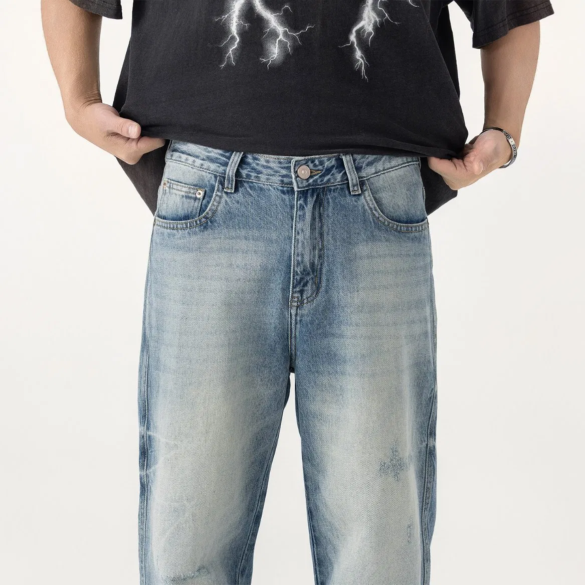 Calça Jeans Vintage Premium de Perna Larga com Desgaste Claro e Cintura Alta para Skate Casual