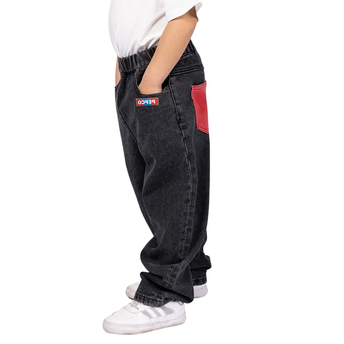 Calça jeans infantil solta reta com bordado em cor cinza escuro elástico e fofo