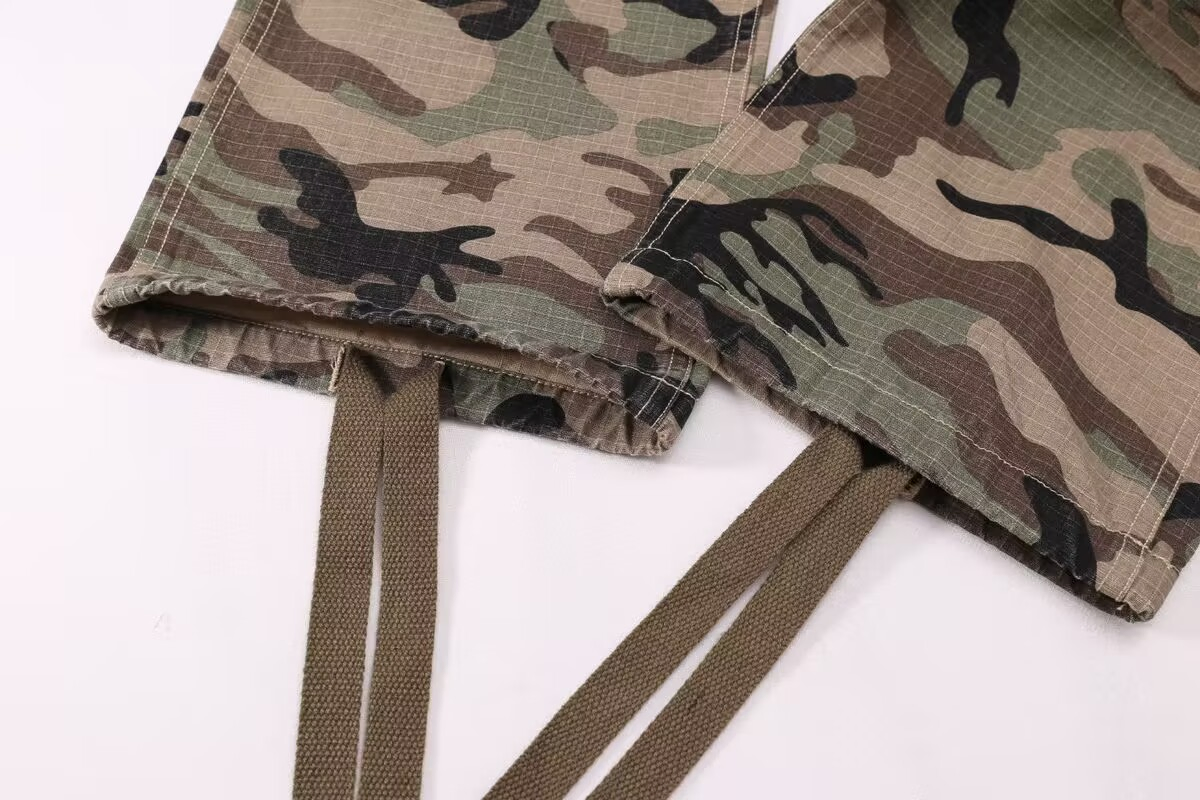 Calças Jeans Camo Vermelho Hellstar, Corte Relaxado, Tecido Durável, Estilo Streetwear